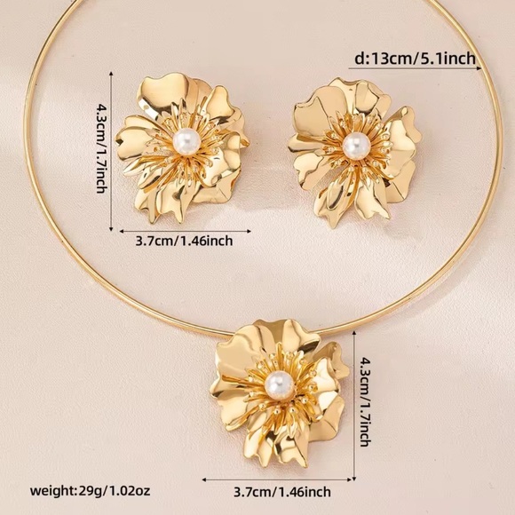 ZARA lux unique Gold Floral Pearl Earrings - Picture 3 of 12